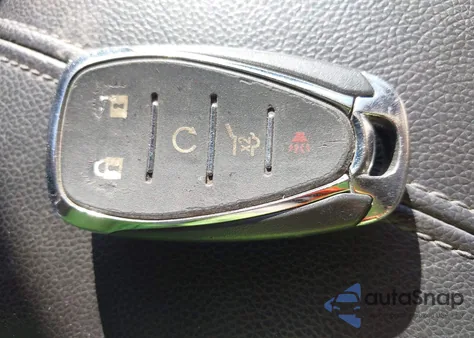 2018 Chevrolet Equinox Premier z USA, uszkodzony, nr VIN 3GNAXXEU5JS591741